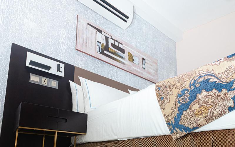 Hotel Le Figaro Douala Esterno foto