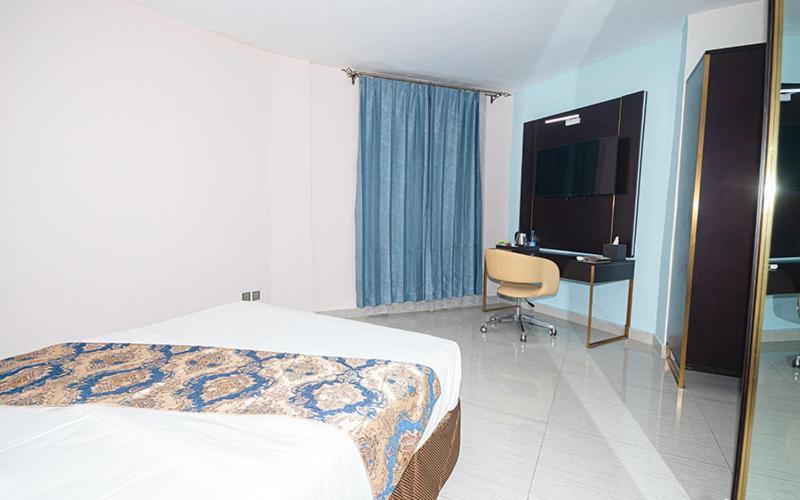 Hotel Le Figaro Douala Esterno foto