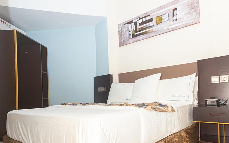 Hotel Le Figaro Douala Esterno foto