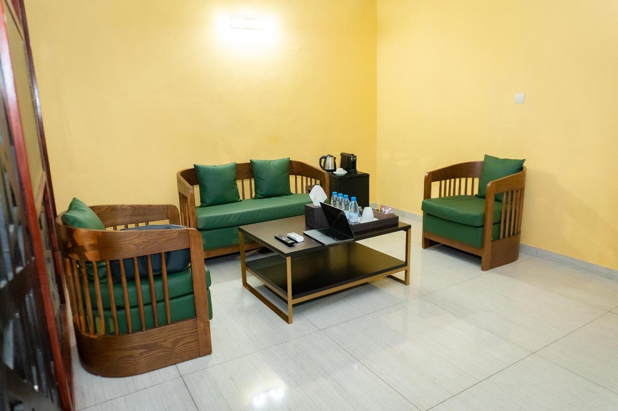Hotel Le Figaro Douala Esterno foto