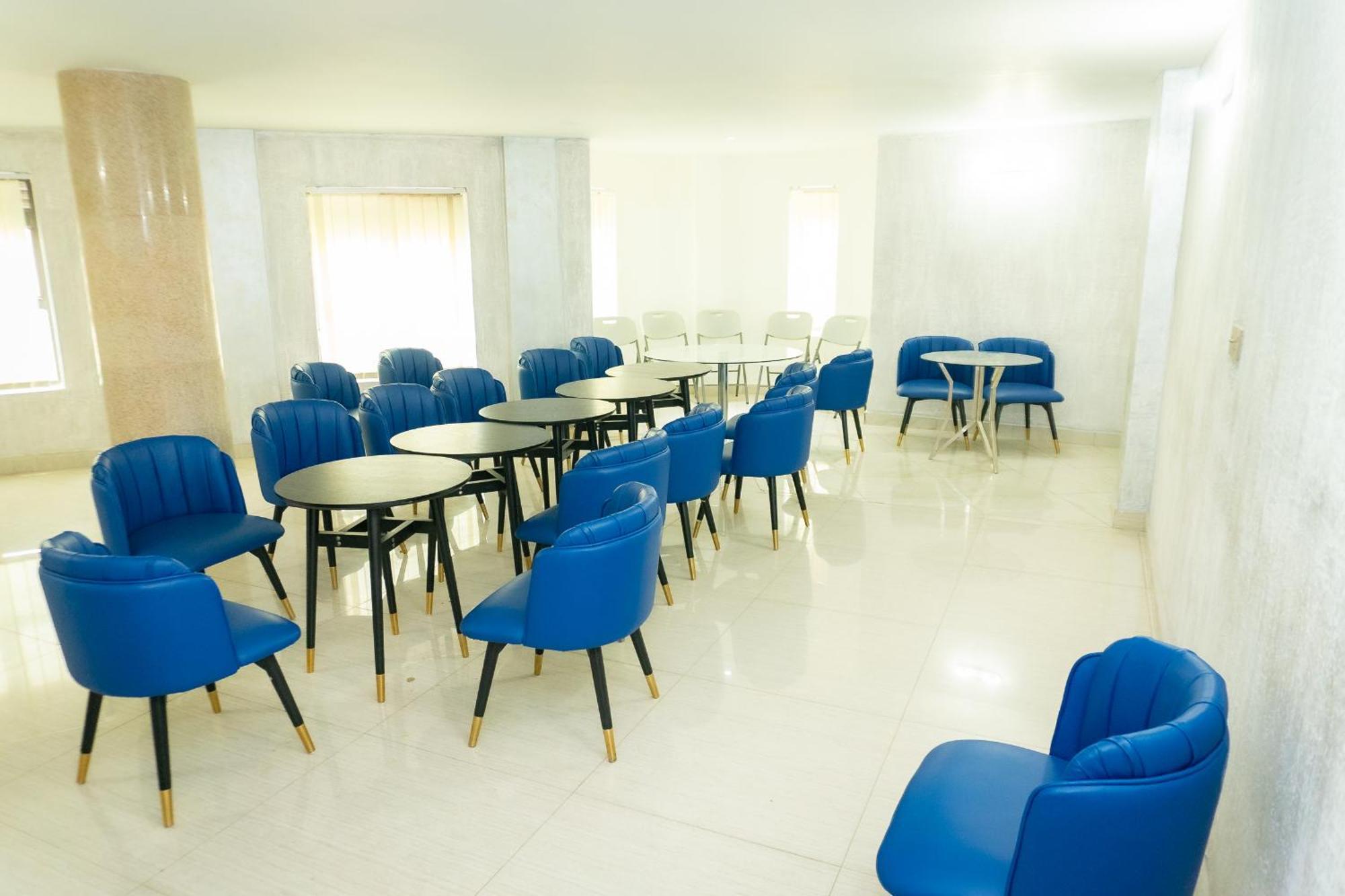 Hotel Le Figaro Douala Esterno foto