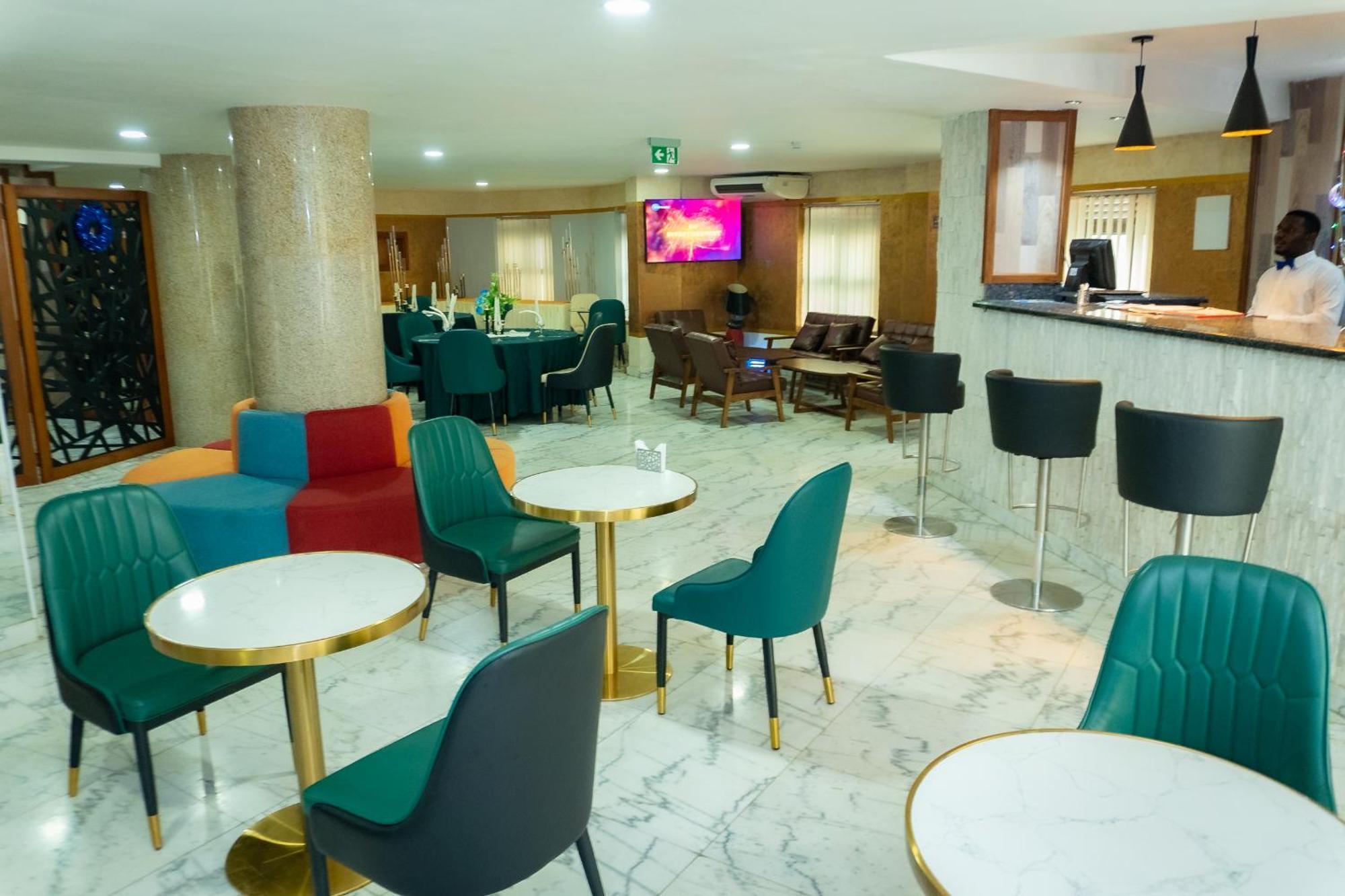 Hotel Le Figaro Douala Esterno foto