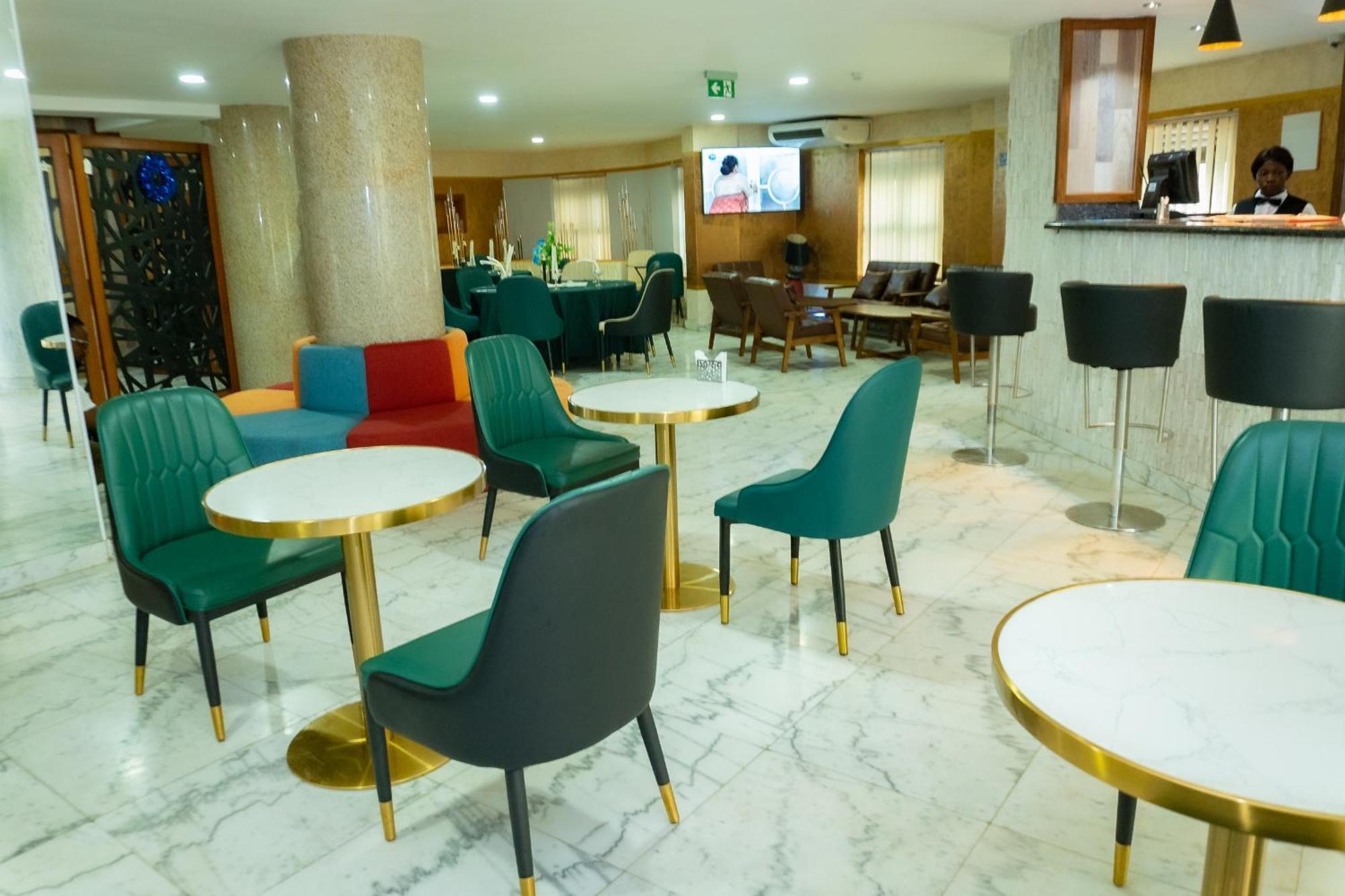 Hotel Le Figaro Douala Esterno foto