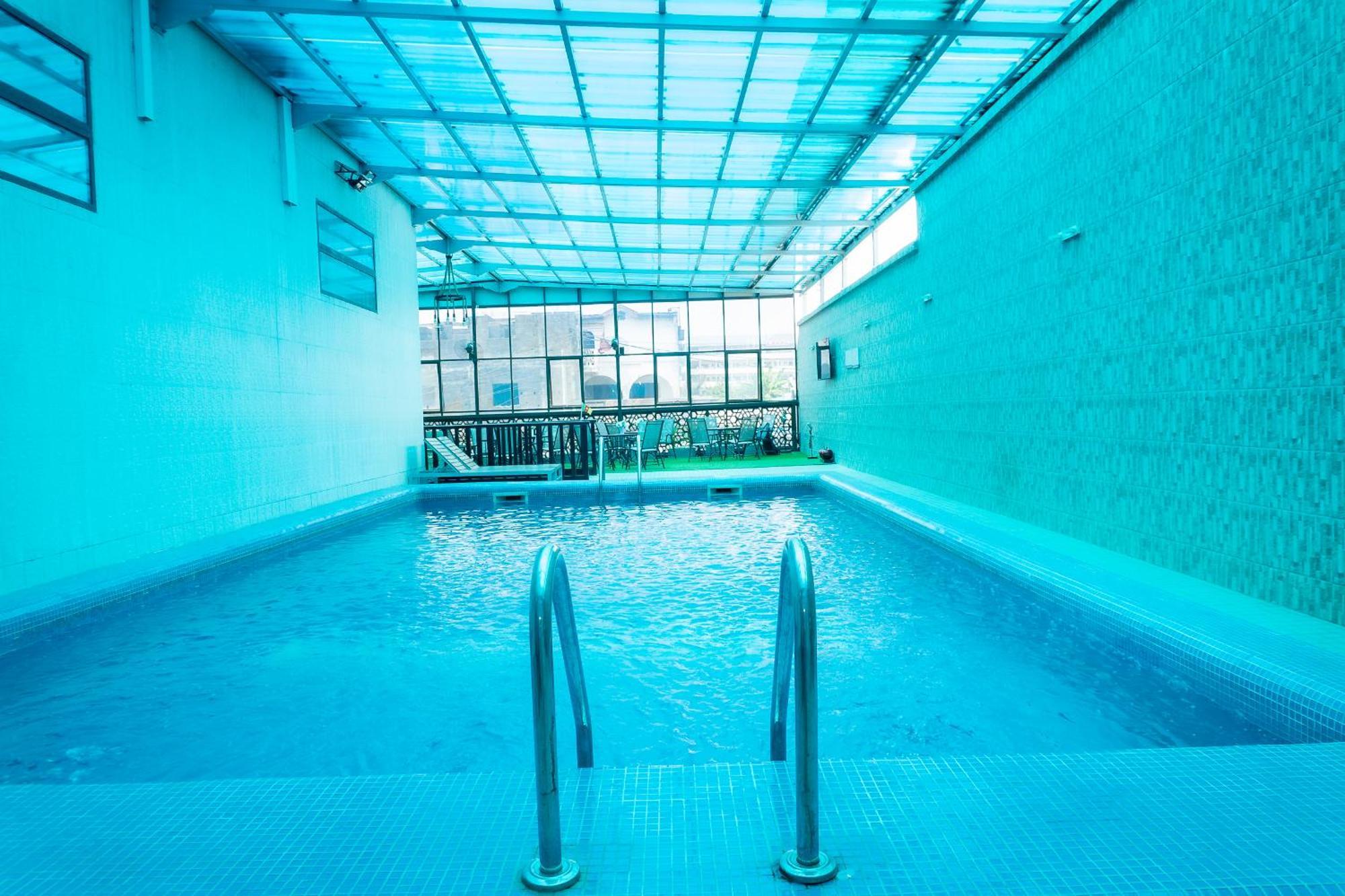 Hotel Le Figaro Douala Esterno foto
